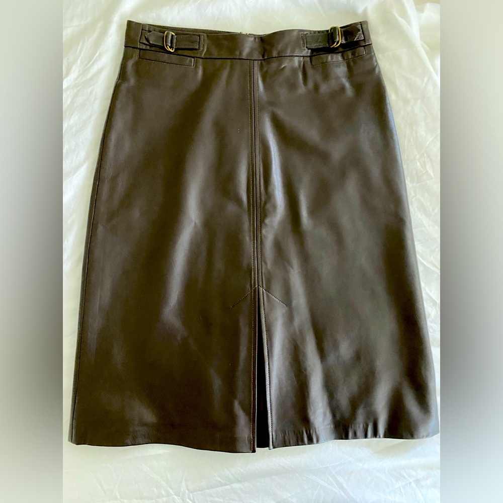 Vintage Gap genuine leather midi skirt. Brown, size 6.